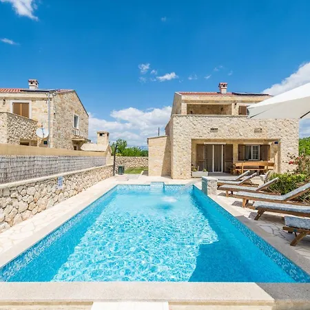 Karin With Heated Pool - By Ta Leut Agency Villa *