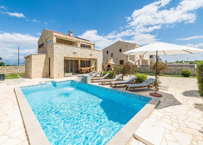 Karin With Heated Pool - By Ta Leut Agency * Privlaka