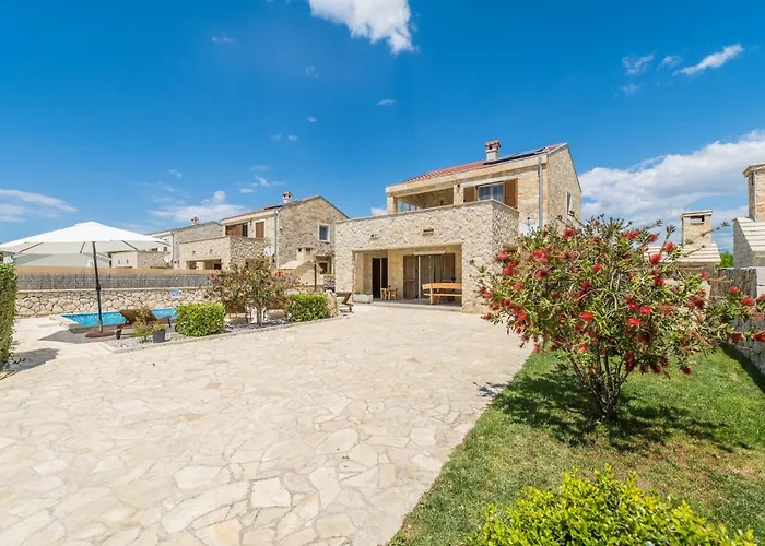 Villa Karin With Heated Pool - By Ta Leut Agency Privlaka (Zadar)