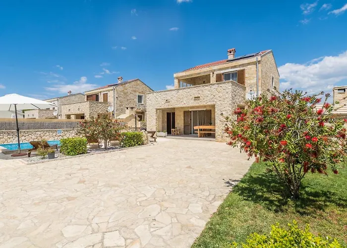 Villa Karin With Heated Pool - By Ta Leut Agency