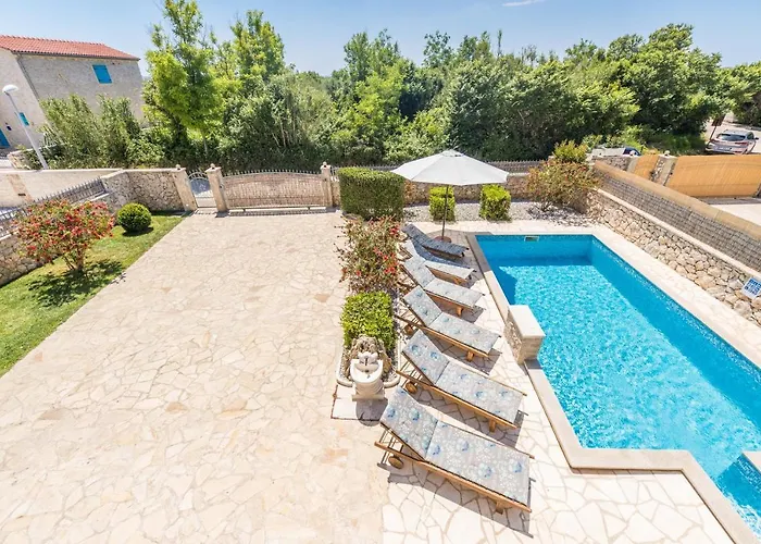 Karin With Heated Pool - By Ta Leut Agency Privlaka (Zadar)
