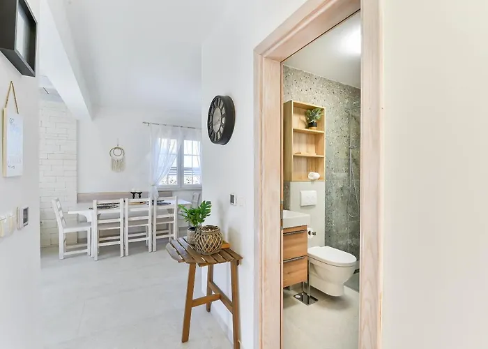 Karin With Heated Pool - By Ta Leut Agency *