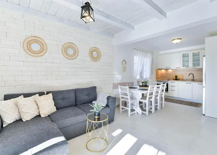 Villa Karin With Heated Pool - By Ta Leut Agency
