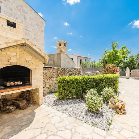 Karin With Heated Pool - By Ta Leut Agency Villa Privlaka (Zadar)