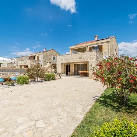 Villa Karin With Heated Pool - By Ta Leut Agency Privlaka (Zadar)