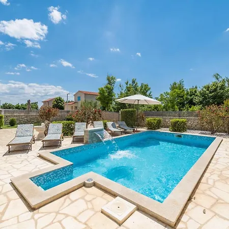 Karin With Heated Pool - By Ta Leut Agency Villa Privlaka (Zadar)