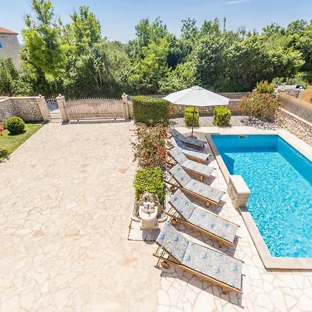 Karin With Heated Pool - By Ta Leut Agency Privlaka (Zadar)