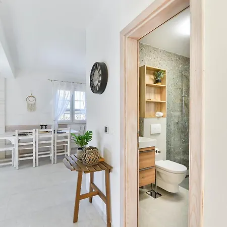 Karin With Heated Pool - By Ta Leut Agency *